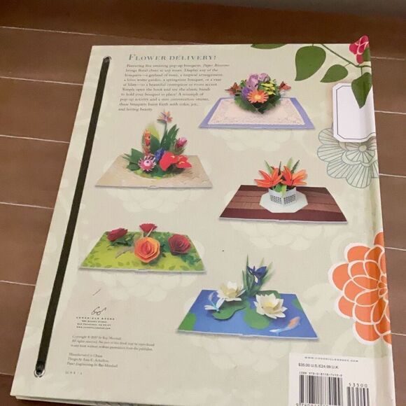 Paper Blossoms Coffee Table Pop Up Book - Picture 7 of 8
